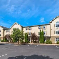 Comfort Inn & Suites Hadley - Amherst，位于哈德利的酒店