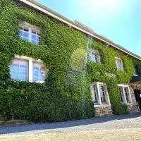 La Fontaine du Sabotier，位于Awenne的酒店