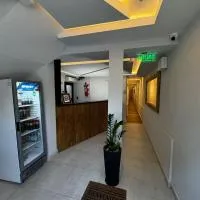 Hotel Lindor，位于圣地亚哥-德尔埃斯特罗的酒店