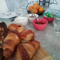 Chambres chez l'habitant proche sortie A10，位于蓬的酒店