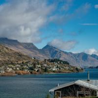 Frankton Arm Vista - Queenstown Holiday Home，位于皇后镇皇后镇机场 - ZQN附近的酒店