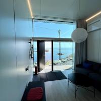 High end sea cabins at Å in Lofoten，位于莫斯克内斯Værøy Heliport - VRY附近的酒店