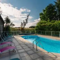 LOGIS Hôtel Kastell Dinec'h,位于Minihy-Tréguier的酒店