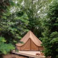 Secret Garden Camping,位于Bontida的酒店