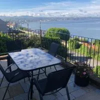 NEWCASTLE STUNNING SEA VIEW apartment absolute top quality over 500 of 5 star reviews You will not be disappointed，位于Widows Row的酒店