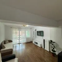 Vera Home，位于拉姆尼库沃尔恰的酒店
