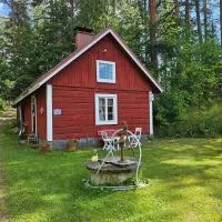 Country romantic sauna cottage，位于Maakeski的酒店