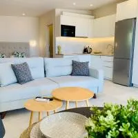 Thelfi Luxury studio in Attica - close to varkiza beach - Sea view，位于瓦里的酒店