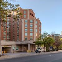 Hampton Inn & Suites Arlington Crystal City DCA，位于阿林顿水晶城的酒店