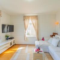 Versatile apartment in the city of Bergen，位于卑尔根Laksevåg的酒店