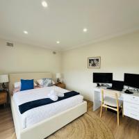 Coogee Sunrise shared Apt with Balcony & Work Desk，位于悉尼库吉的酒店