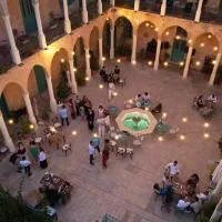 Deir Al Oumara，位于代埃尔卡马尔的酒店