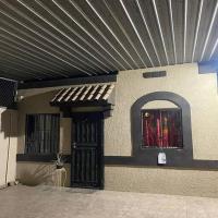 casa roble，位于墨西卡利鲁道夫·桑切斯·塔沃阿达将军国际机场 - MXL附近的酒店
