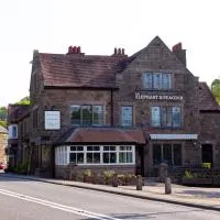 The Strutt Arms Hotel at The Elephant & Peacock，位于贝尔珀的酒店