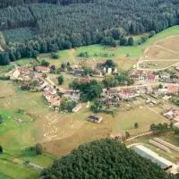 Kleine Ferienwohnung in der Natur，位于赖因斯贝格的酒店