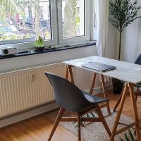 Cozy spacious studio apart in Köln Sülz，位于科隆苏尔茨的酒店