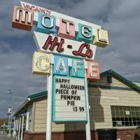 Hi-Lo Motel, Cafe and RV Park Mount Shasta Area，位于韦德的酒店