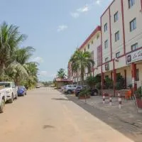 Hôtel La Rose Blanche Abidjan，位于阿比让的酒店