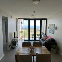 Seabreeze 301 Quayside - Point Beach #Accommodation - Beach Access & Ocean Views - 2 Bedroom，位于德班Durban Point Waterfront的酒店