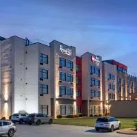 Best Western Plus Executive Residency Rigby's Water World Hotel，位于华纳罗宾斯的酒店