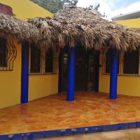 La casa de piedra y colores en Chichén Itzá，位于奇琴伊察奇琴伊查国际机场 - CZA附近的酒店