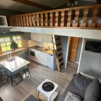 Kvarnsjöns Naturcamping stuga 1，位于Sjötofta的酒店
