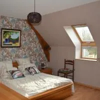 chambre sur un jardin fleuri，位于Landisacq的酒店