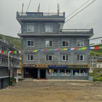 Hotel Siddhartha & Khanglo Thakali Bhancha Ghar，位于MuktināthJomsom Airport - JMO附近的酒店