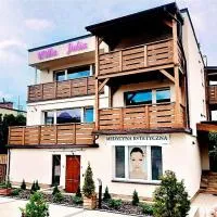 Willa Julia-pokoje w centrum, ogród, sauna, grill,位于乌斯特龙的酒店
