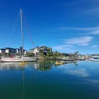 Mermaid Waterways，位于怀蒂昂格Whitianga Aerodrome - WTZ附近的酒店