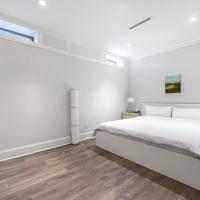 Elegant 2BD Bastment Room in Van，位于温哥华温哥华国际机场 - YVR附近的酒店