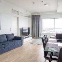 Waterfront 1 Bedroom Skyscraper Suite - 18th Floor - Free Garage Parking，位于赫尔辛基Sörnäinen的酒店