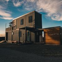 Ferrous Paradise - Tiny Container home in Adjuntas，位于阿德洪塔斯的酒店