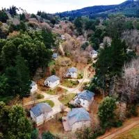 Hogsback Arminel Self catering Cottages，位于豪格斯拜克的酒店