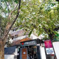 Hotel Chalet at Saket Near PVR Cinema，位于新德里Saket的酒店