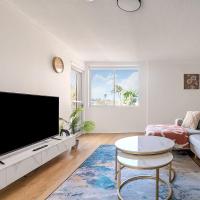 Coogee Beachside Retreat Free Parking，位于悉尼克洛夫利的酒店