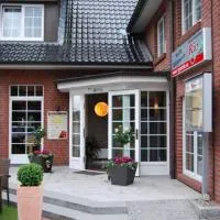 Hotel Altes Landhaus，位于阿伦斯堡的酒店