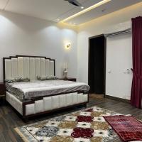 Jannat House，位于拉合尔阿拉马·伊克巴勒国际机场 - LHE附近的酒店