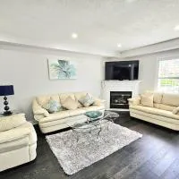 Beautiful 3 bedroom Entire detached home,位于惠特比的酒店
