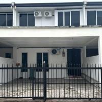 Belian Homestay Sibujaya，位于诗巫斯布机场 - SBW附近的酒店