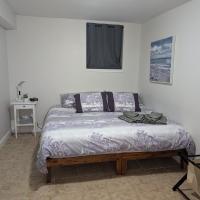 Brighton Apartment Sleeps 3 - Steps to Bus Line，位于波士顿奥斯顿/布赖顿的酒店