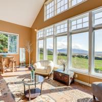 Waterfront Bellingham Bliss Steps to Beach!，位于贝灵厄姆贝林翰国际机场 - BLI附近的酒店