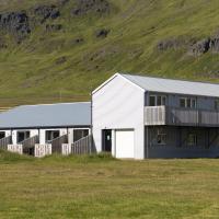 厄尔达丁德尔小屋酒店，位于Norðurfjörður哲居尔机场 - GJR附近的酒店