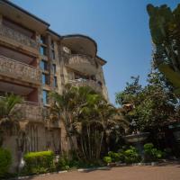 Large Cozy room including free breakfast，位于卢本巴希Lubumbashi International - FBM附近的酒店