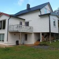Great location for you! Apartment Natalie's，位于Skjervøy的酒店