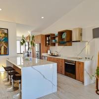 Unit 216-Casa Ricardo-Ocean View RENOVATED，位于卡波圣卢卡斯的酒店