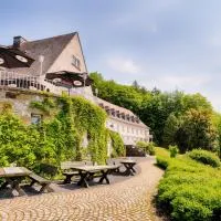 Welcome Hotel Meschede Hennesee,位于梅舍德的酒店