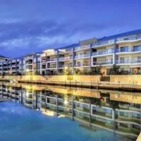 Canal Breeze Retreat，位于曼哲拉的酒店