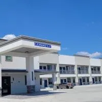 Platinum Inn 99 and Morton Ranch，位于凯蒂的酒店