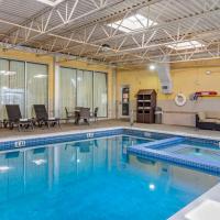 康福特茵套房酒店，位于TriadelphiaWheeling Ohio County Airport - HLG附近的酒店